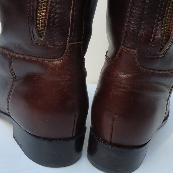 SIZE 6 B. COLE HAAN brown leather riding boots. - Picture 10 of 16